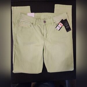 NWT Crown & Ivy size 2,‎ kick lime color, high rise skinny jeans
